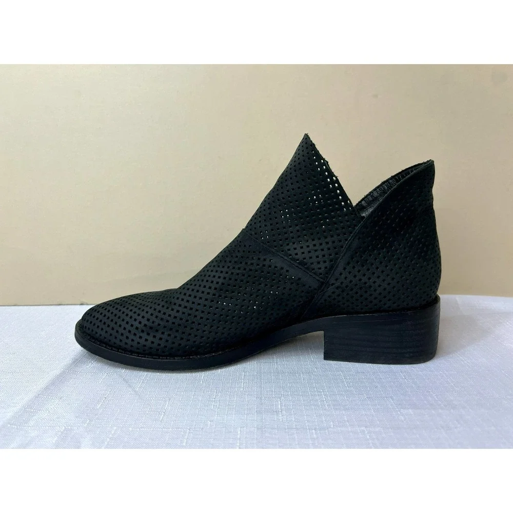 Eileen Fisher Ankle Boot Perforated Black Suede Almond Toe 2.5